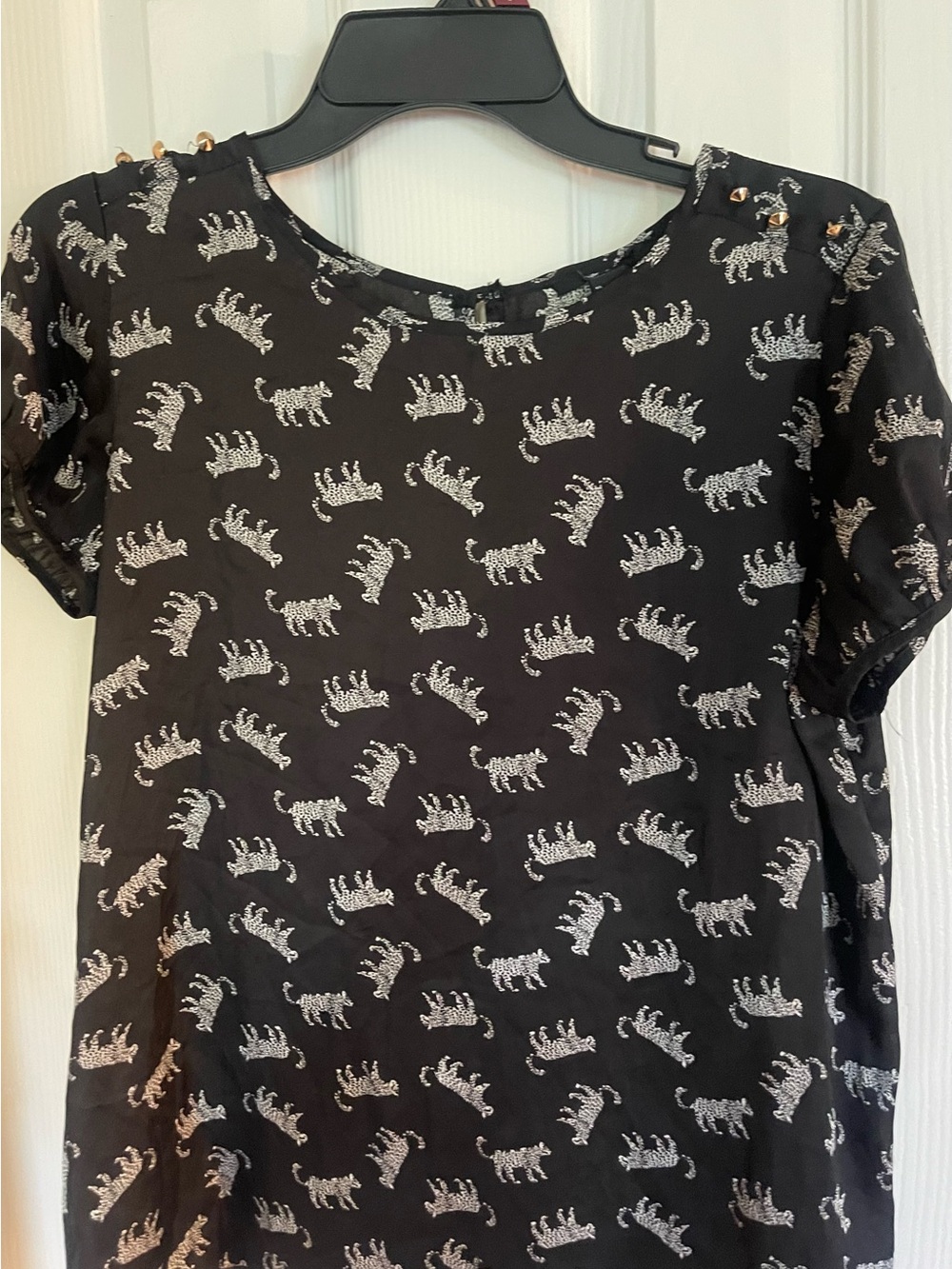 Source Unknown Black Short-Sleeve Top with White Zebra Motif and Shoulder Studs